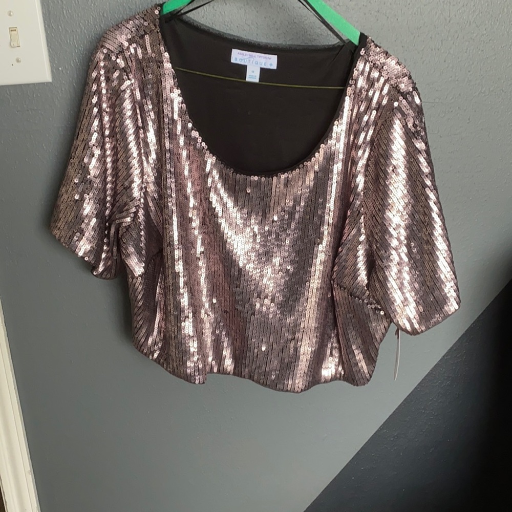 Plus size 1x crop top with shimmer material